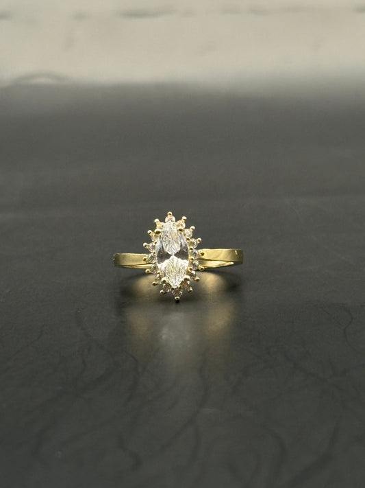 RING ELEGANT OVAL FLOWER IN 14K GOLD