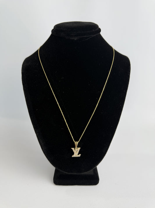 FINE CHAIN WITH LV MEDAL IN 14K GOLD SETS