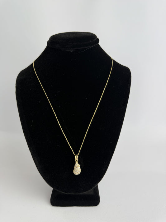 FINE CHAIN WITH EGGPLANTS MEDAL IN 14K GOLD SETS