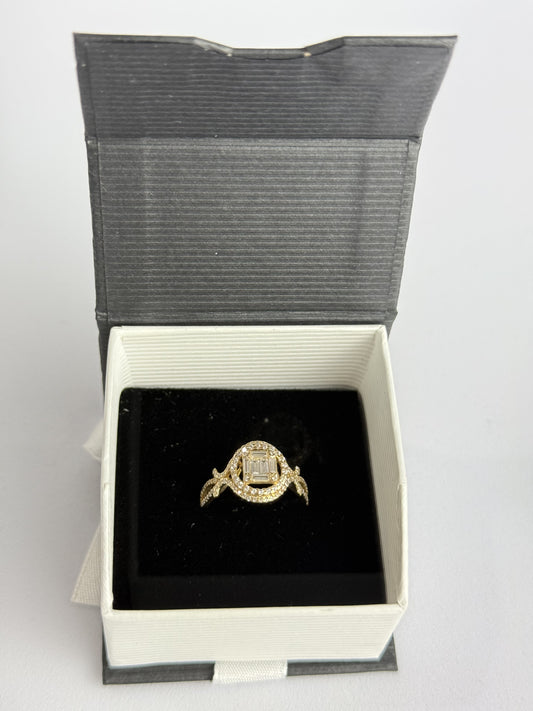 RING WITH STONE WHITE AND BAGUETTE IN 14K GOLD