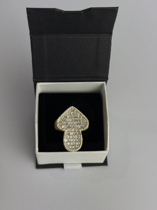 ANILLO CON PI EN ORO 14K