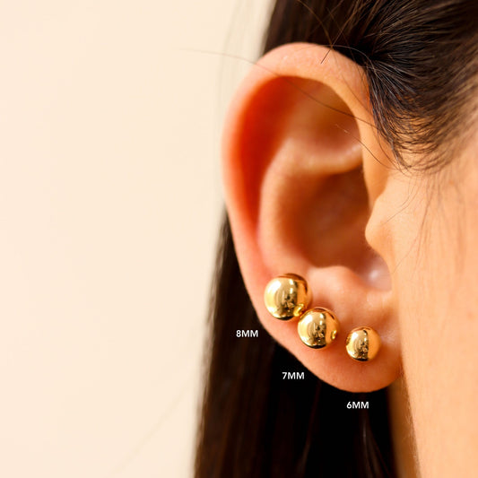 SLEEPERS ROUND EARRINGS IN 14K GOLD 8MM