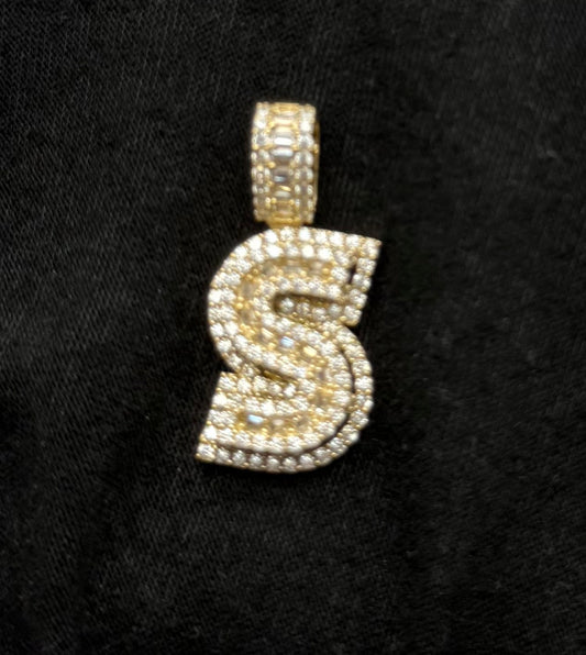 MEDAL LETTER S IN 14K GOLD