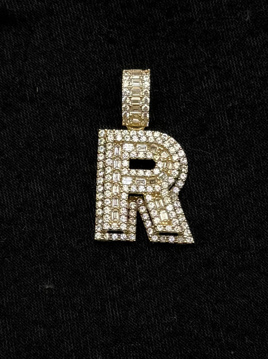 MEDAL LETTER R IN 14K GOLD
