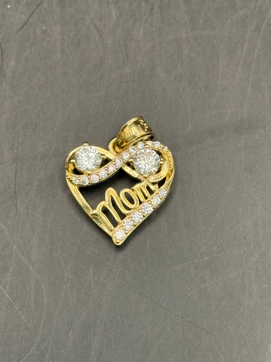 MEDAL MOM HEART IN 14K GOLD