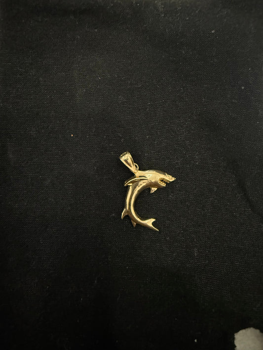 MEDAL SHARK IN 14K GOLD